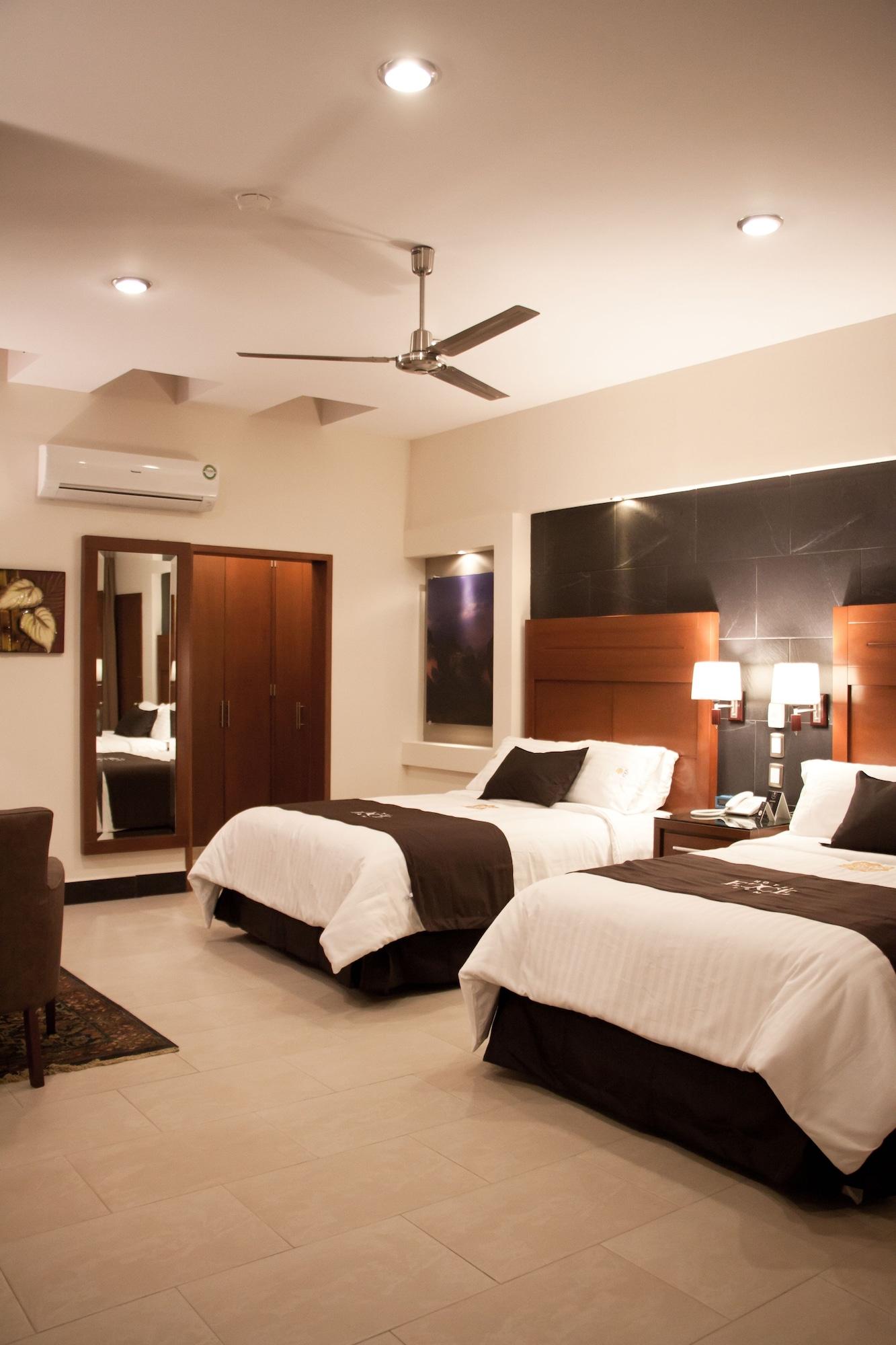 Hotel Ecce Inn & Spa Silao Ngoại thất bức ảnh A room at the hotel