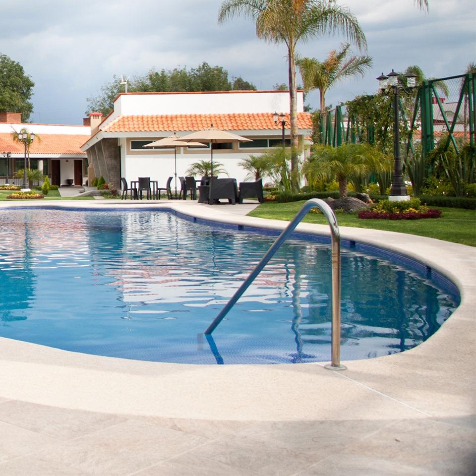 Hotel Ecce Inn & Spa Silao Ngoại thất bức ảnh A swimming pool