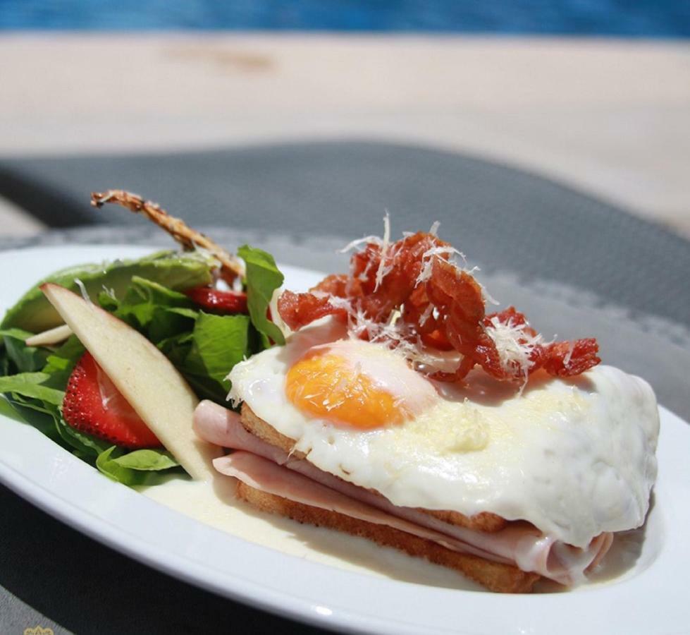 Hotel Ecce Inn & Spa Silao Ngoại thất bức ảnh A ham and egg salad